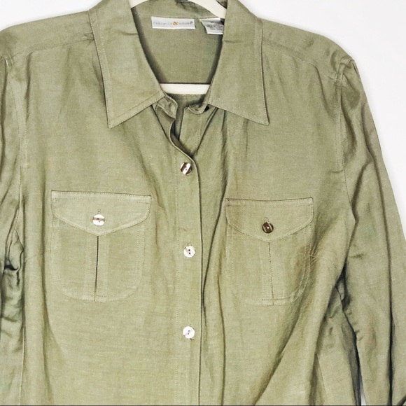 𝅺preswick & MOORE Buttoned down shirt. Size M - Picture 2 of 7
